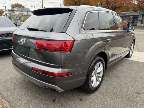 2019 Audi Q7 55 Premium