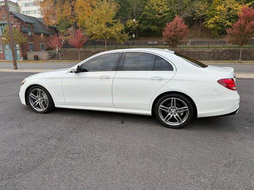 2017 Mercedes-Benz E-Class E 300 4MATIC Sedan 4D