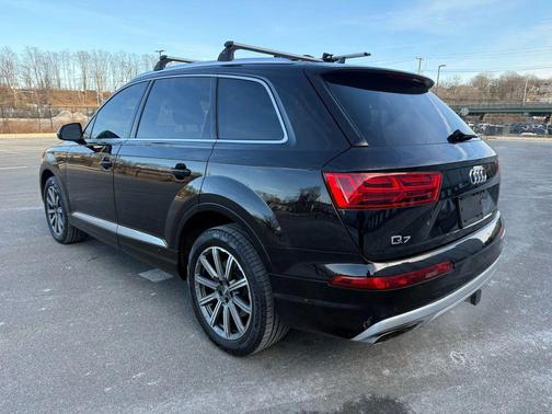 2019 Audi Q7 55 Premium Plus