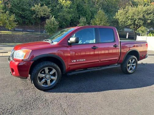 2015 Nissan Titan SV