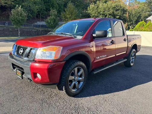 2015 Nissan Titan SV