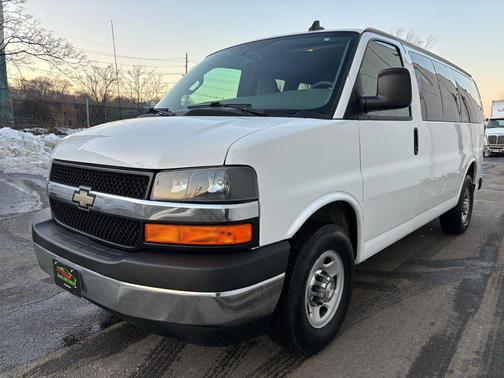 2017 Chevrolet Express 2500 LT
