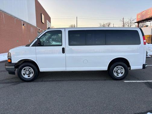 2017 Chevrolet Express 2500 LT