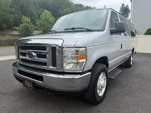 2008 Ford E350 Super Duty XL Wagon