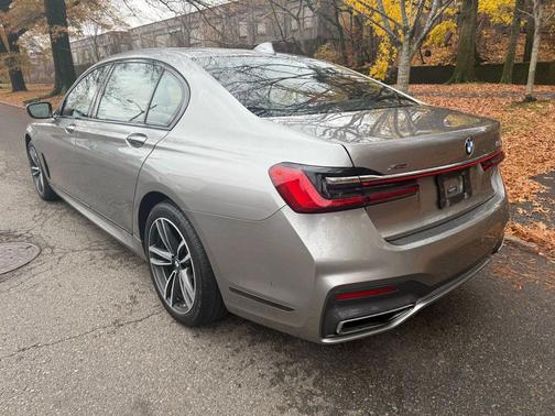 2020 BMW 750 i xDrive