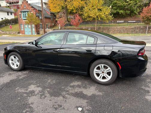 2017 Dodge Charger SE