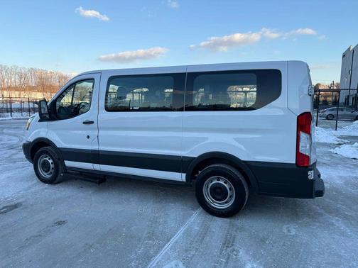 2015 Ford Transit-150 XL
