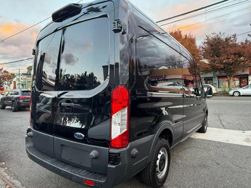2018 Ford Transit-250 Base