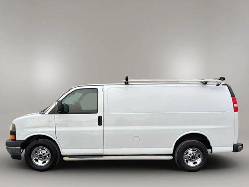 2017 GMC Savana 2500 Work Van