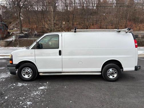 2017 GMC Savana 2500 Work Van