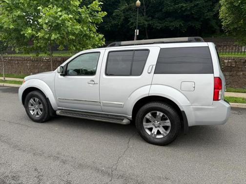 2011 Nissan Pathfinder Silver