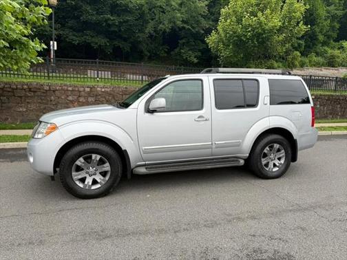2011 Nissan Pathfinder Silver