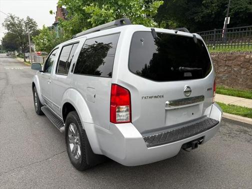 2011 Nissan Pathfinder Silver