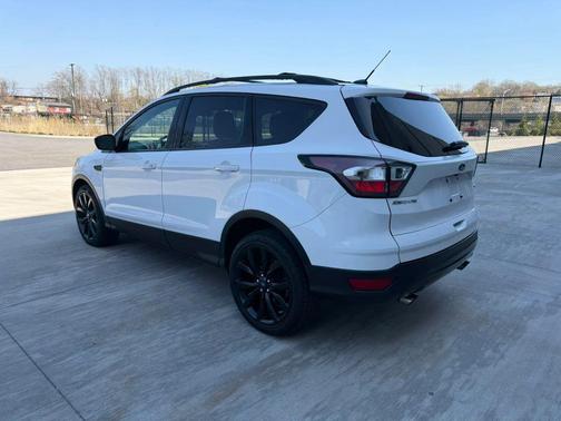 White 2018 Ford Escape SE