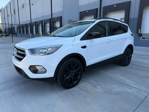 White 2018 Ford Escape SE