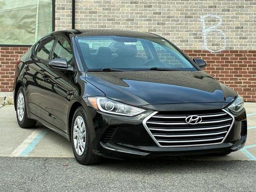 Phantom Black 2017 Hyundai ELANTRA SE