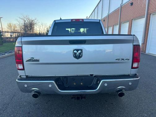 Bright Silver Metallic Clearcoat 2018 RAM 1500 Big Horn