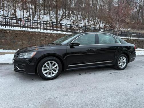 2016 Volkswagen Passat 1.8T S
