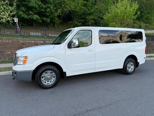 2013 Nissan NV Passenger NV3500 HD SL V8