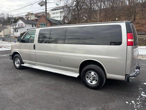 2008 Chevrolet Express 3500 LS Extended Wagon
