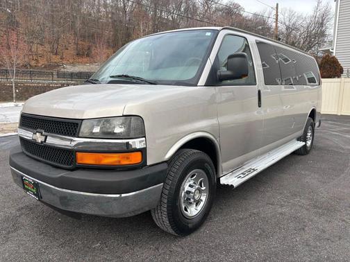 2008 Chevrolet Express 3500 LS Extended Wagon