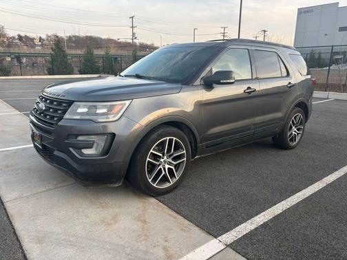 Magnetic Metallic 2016 Ford Explorer Sport