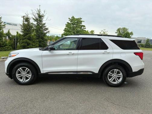 White 2021 Ford Explorer XLT Sport Utility 4D