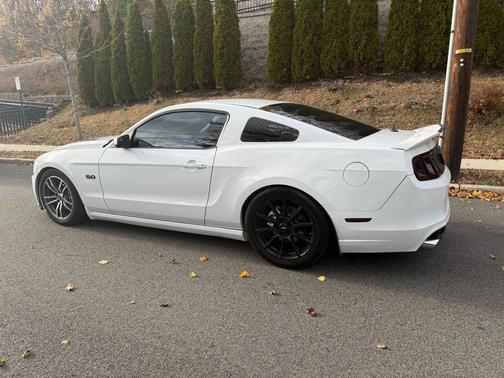 2014 Ford Mustang GT Premium