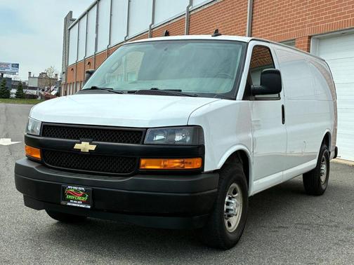 Summit White 2019 Chevrolet Express 2500 Work Van