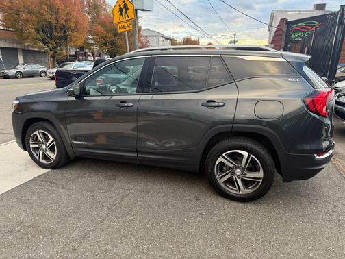 2021 GMC Terrain SLT