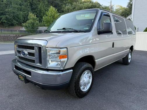 2013 Ford E350 Super Duty XLT