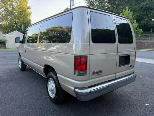 2013 Ford E350 Super Duty XLT