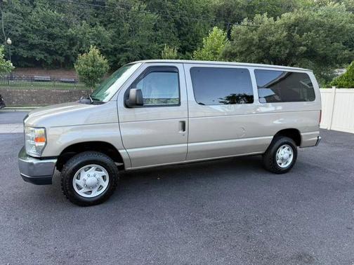2013 Ford E350 Super Duty XLT
