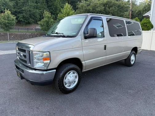 2013 Ford E350 Super Duty XLT