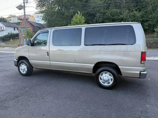 2013 Ford E350 Super Duty XLT