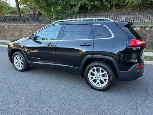 2015 Jeep Cherokee Sport