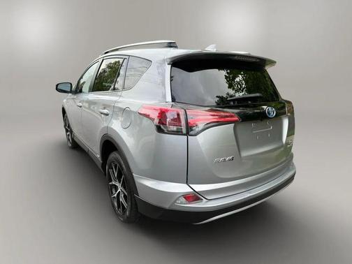 2017 Toyota RAV4 Hybrid SE