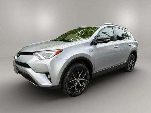 2017 Toyota RAV4 Hybrid SE