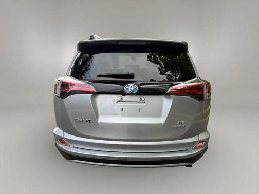 2017 Toyota RAV4 Hybrid SE