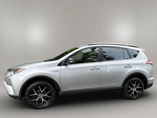 2017 Toyota RAV4 Hybrid SE
