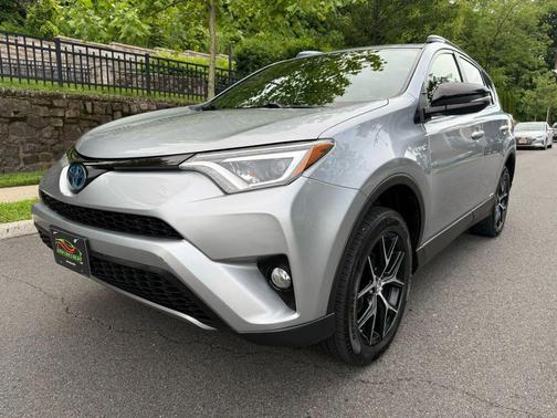 2017 Toyota RAV4 Hybrid SE