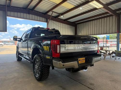 Blue 2022 Ford F-250 King Ranch