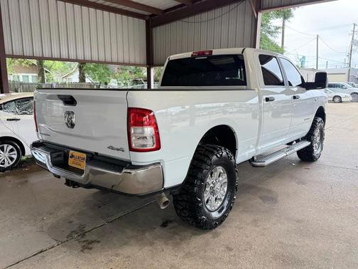 Bright White Clearcoat 2024 RAM 2500 Big Horn Crew Cab 4x4 6'4' Box