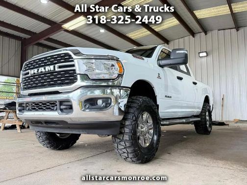 Bright White Clearcoat 2024 RAM 2500 Big Horn Crew Cab 4x4 6'4' Box