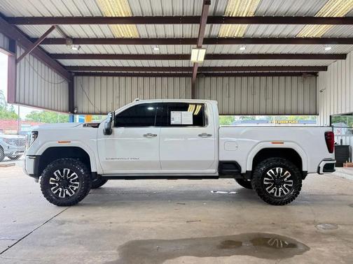 White Frost Tricoat 2024 GMC Sierra 2500 Denali