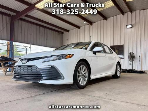 White 2022 Toyota Camry LE
