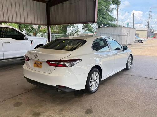 White 2022 Toyota Camry LE
