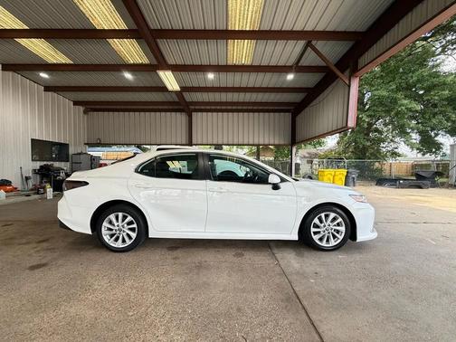 White 2022 Toyota Camry LE
