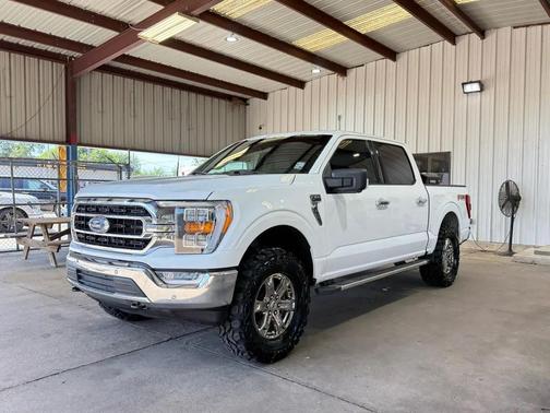 Oxford White 2023 Ford F-150 XLT