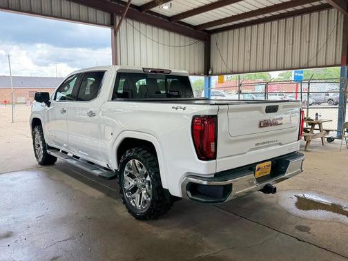 White 2020 GMC Sierra 1500 SLT